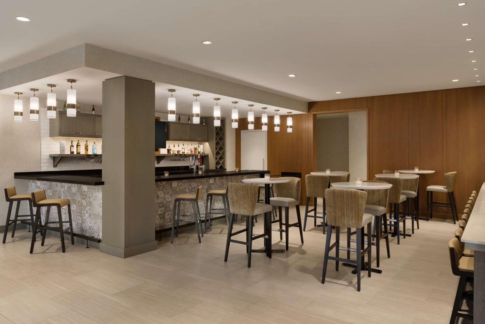 Hilton Garden Inn Newtown Square Radnor Exterior photo