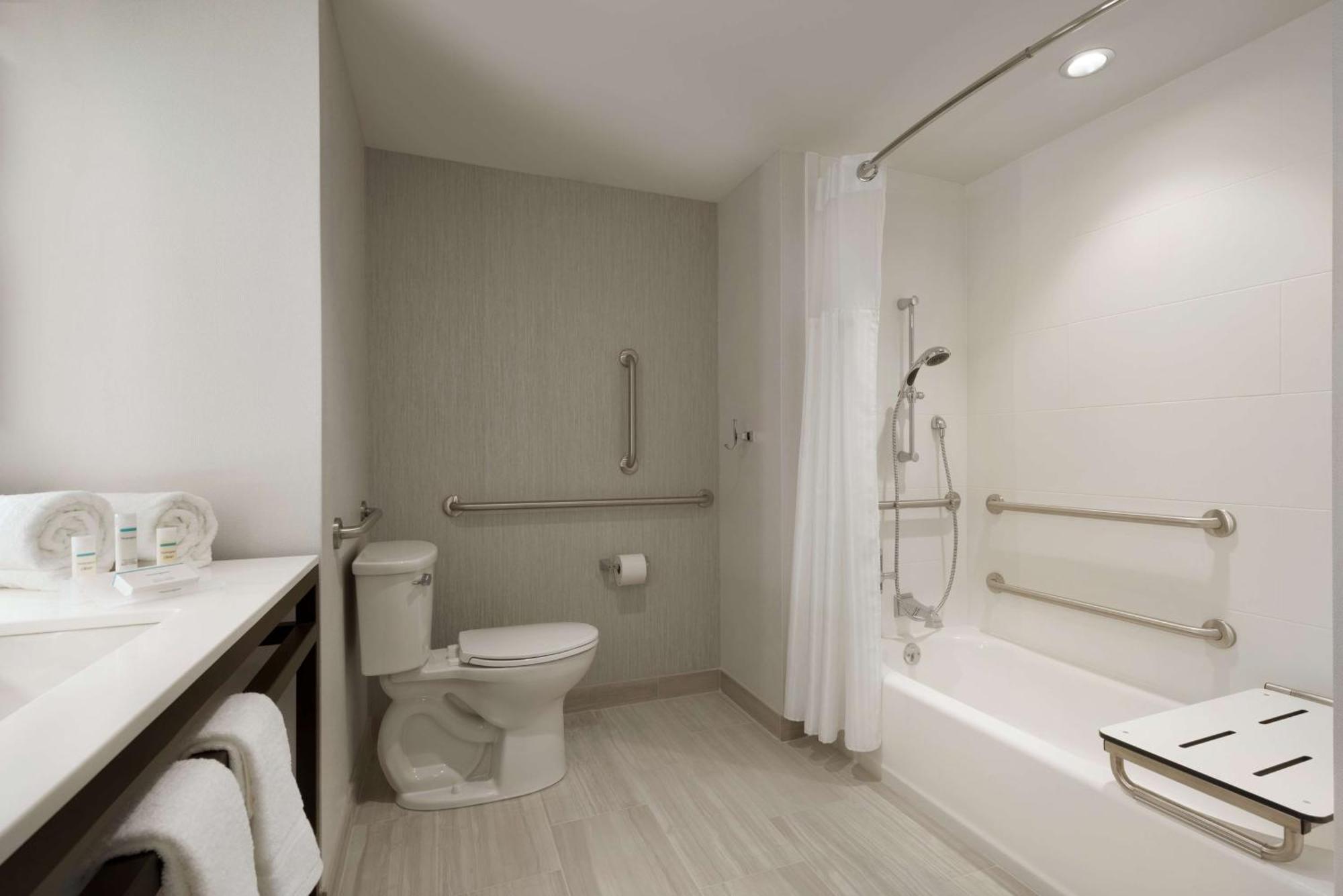 Hilton Garden Inn Newtown Square Radnor Exterior photo
