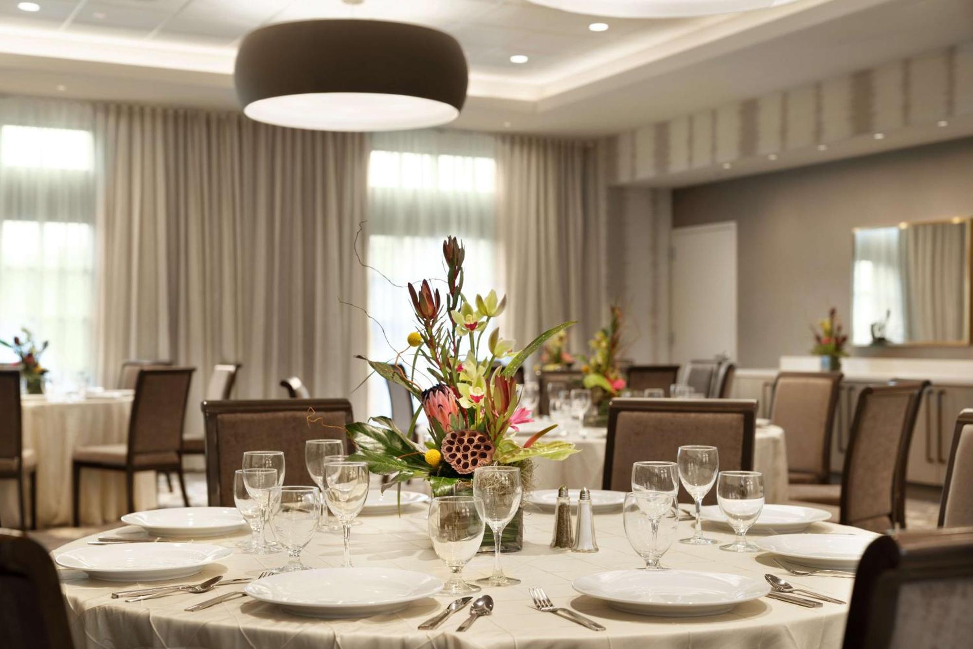 Hilton Garden Inn Newtown Square Radnor Exterior photo
