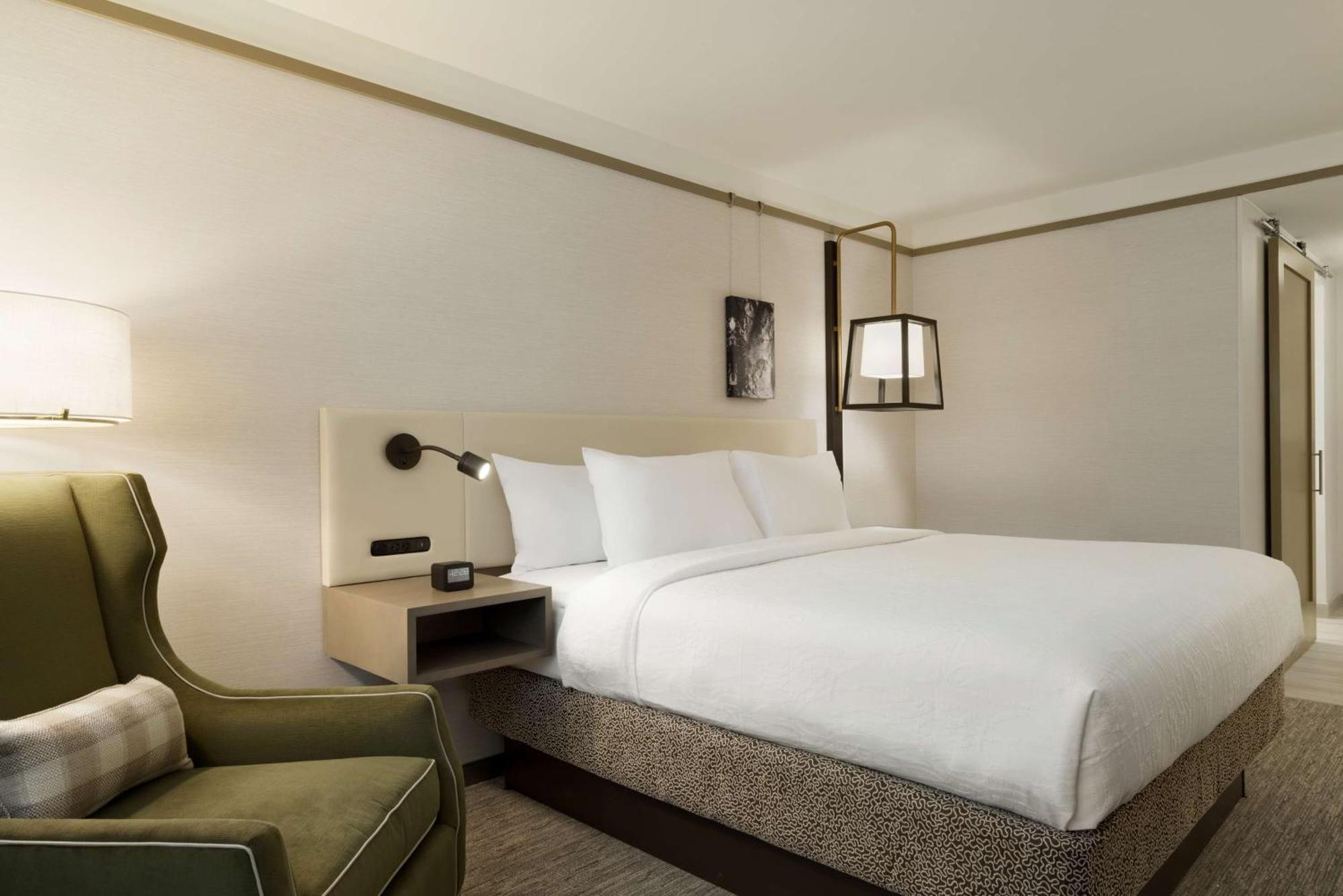 Hilton Garden Inn Newtown Square Radnor Exterior photo