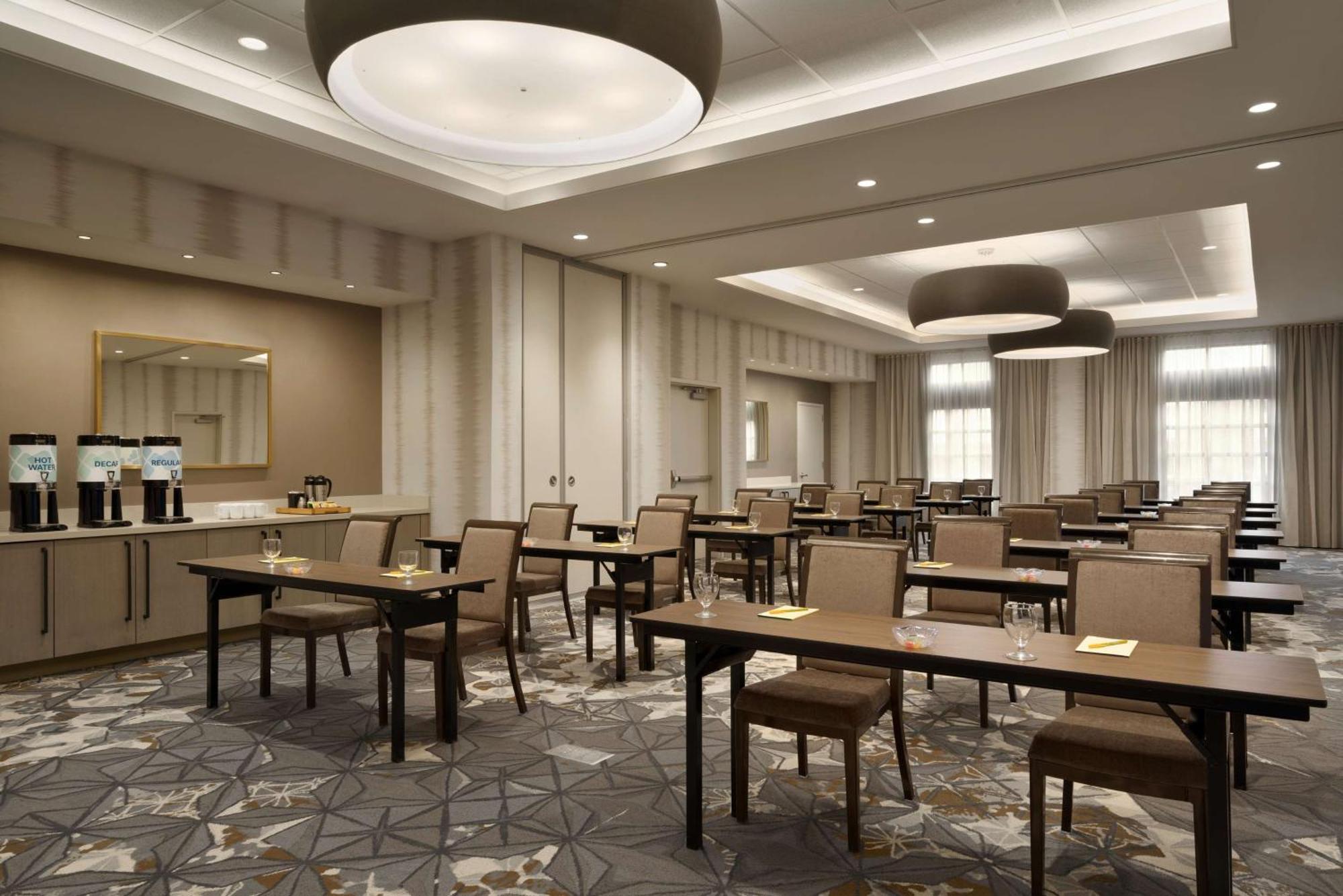 Hilton Garden Inn Newtown Square Radnor Exterior photo