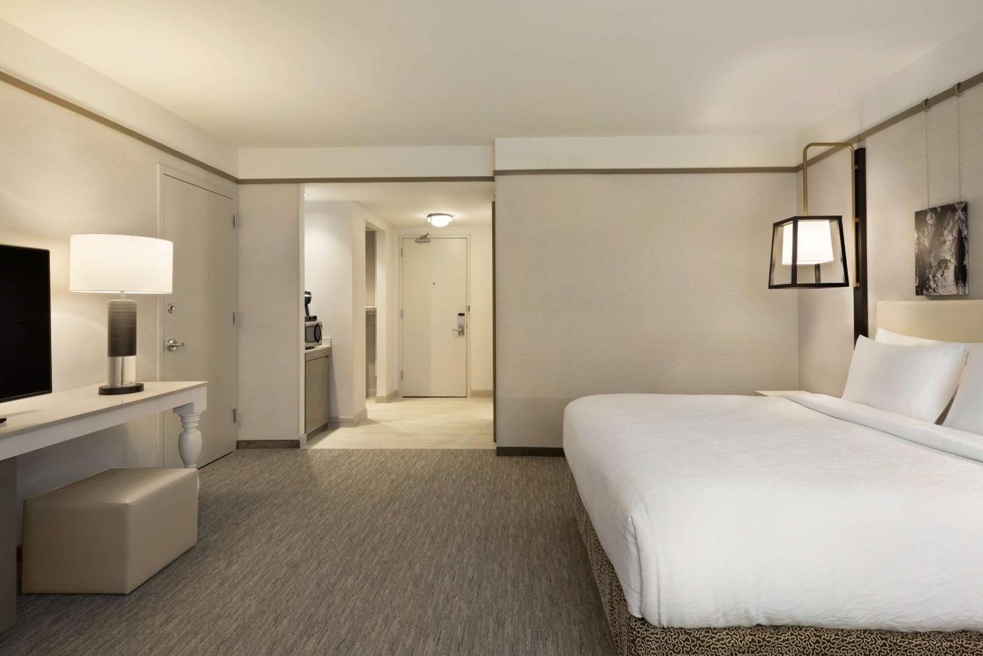 Hilton Garden Inn Newtown Square Radnor Exterior photo